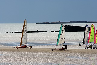 Strandsegler in der Normandie