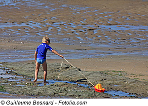 Junge in Fouras, Frankreich